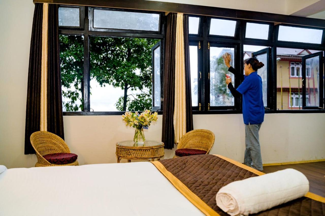Daksha Pelling Nest Hotel Exterior photo