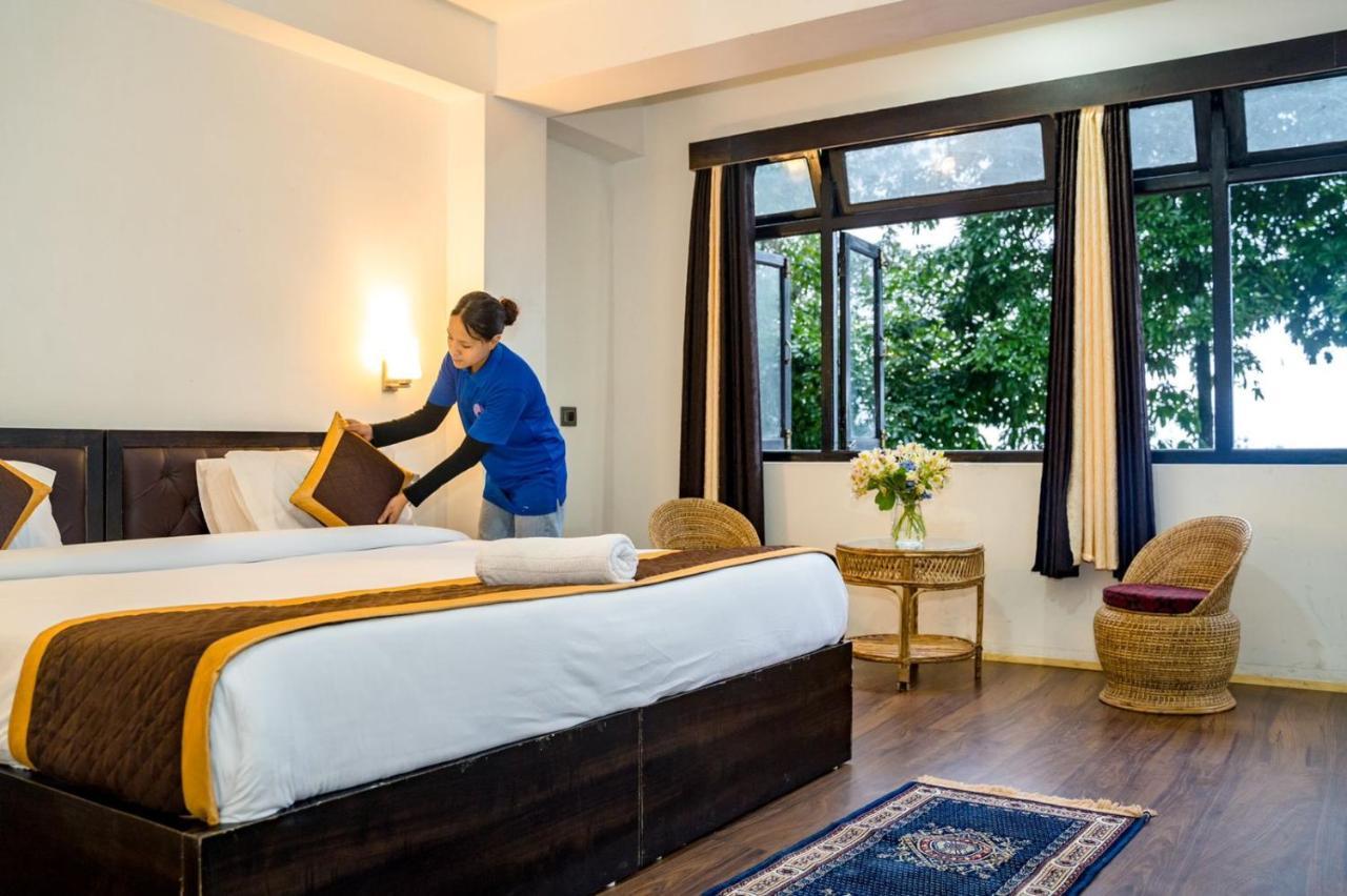 Daksha Pelling Nest Hotel Exterior photo