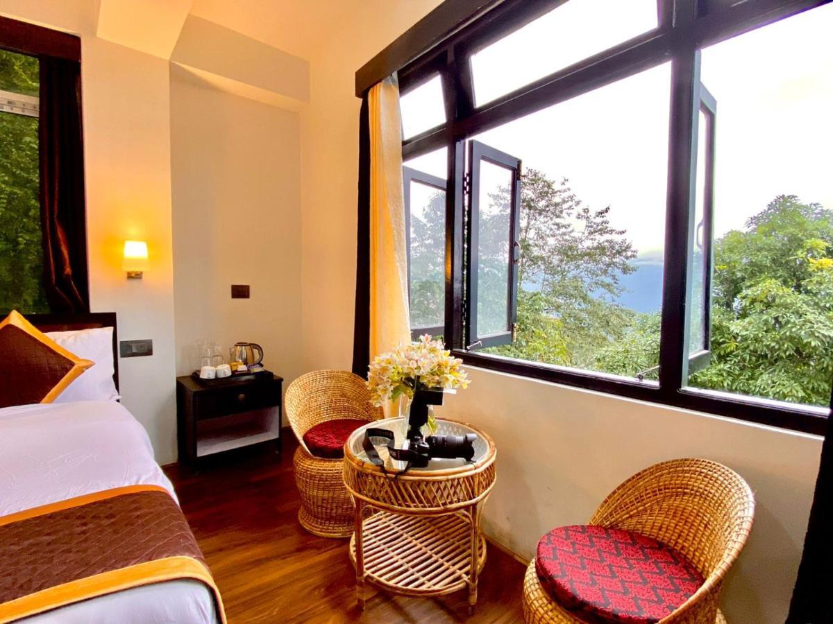Daksha Pelling Nest Hotel Exterior photo