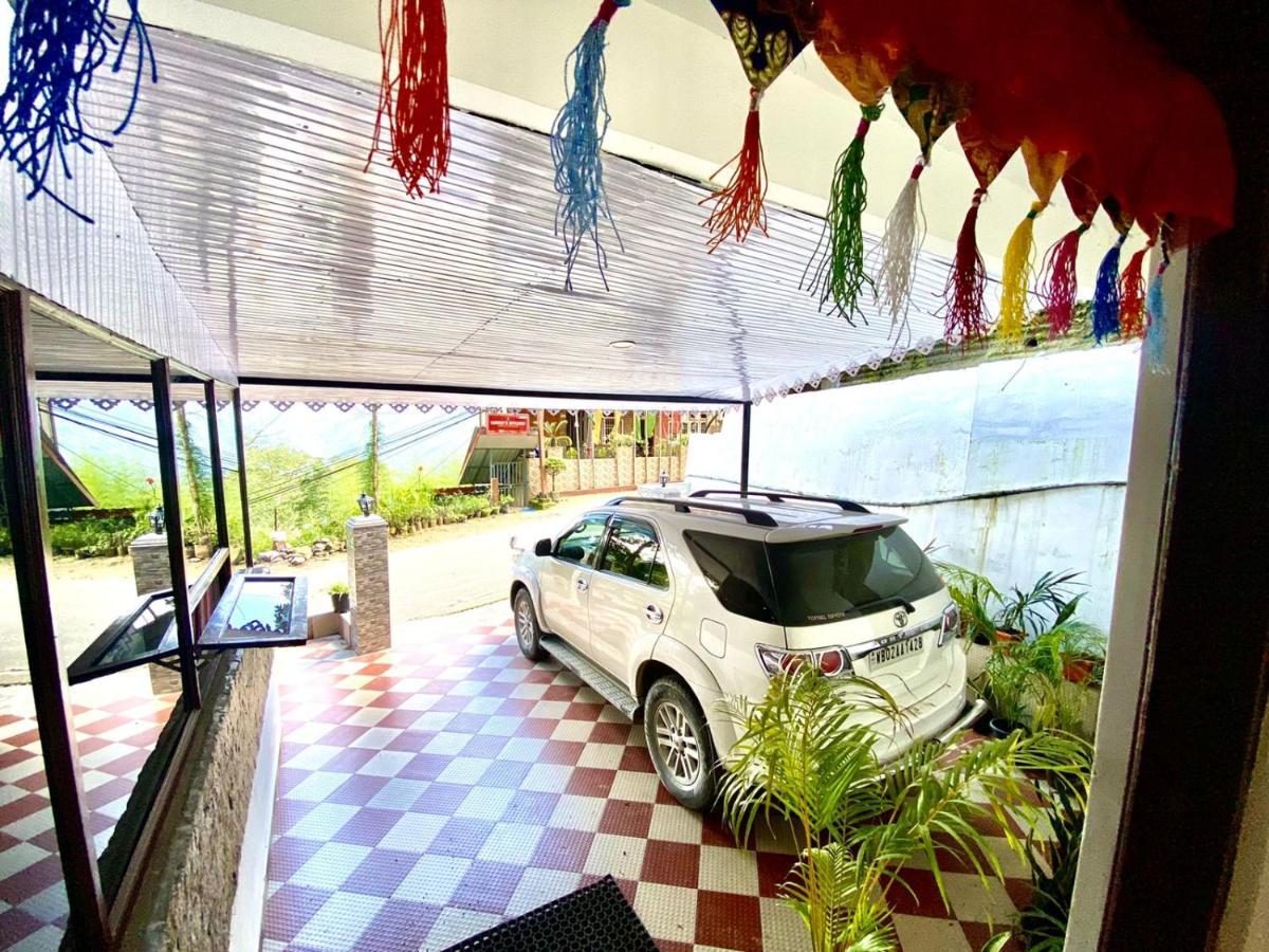 Daksha Pelling Nest Hotel Exterior photo