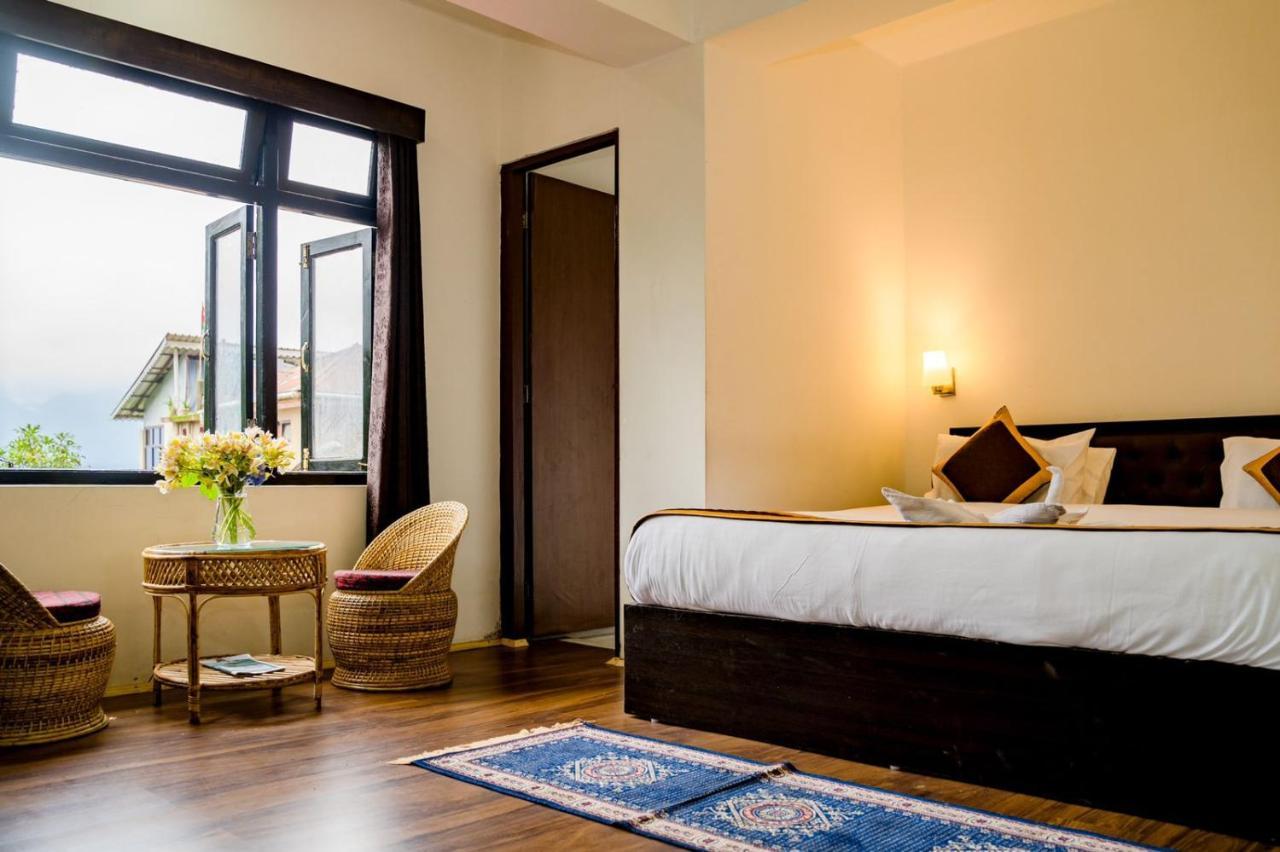 Daksha Pelling Nest Hotel Exterior photo