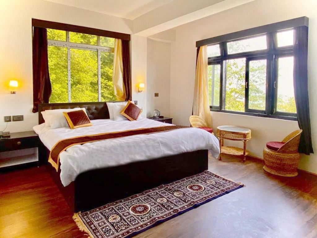 Daksha Pelling Nest Hotel Exterior photo