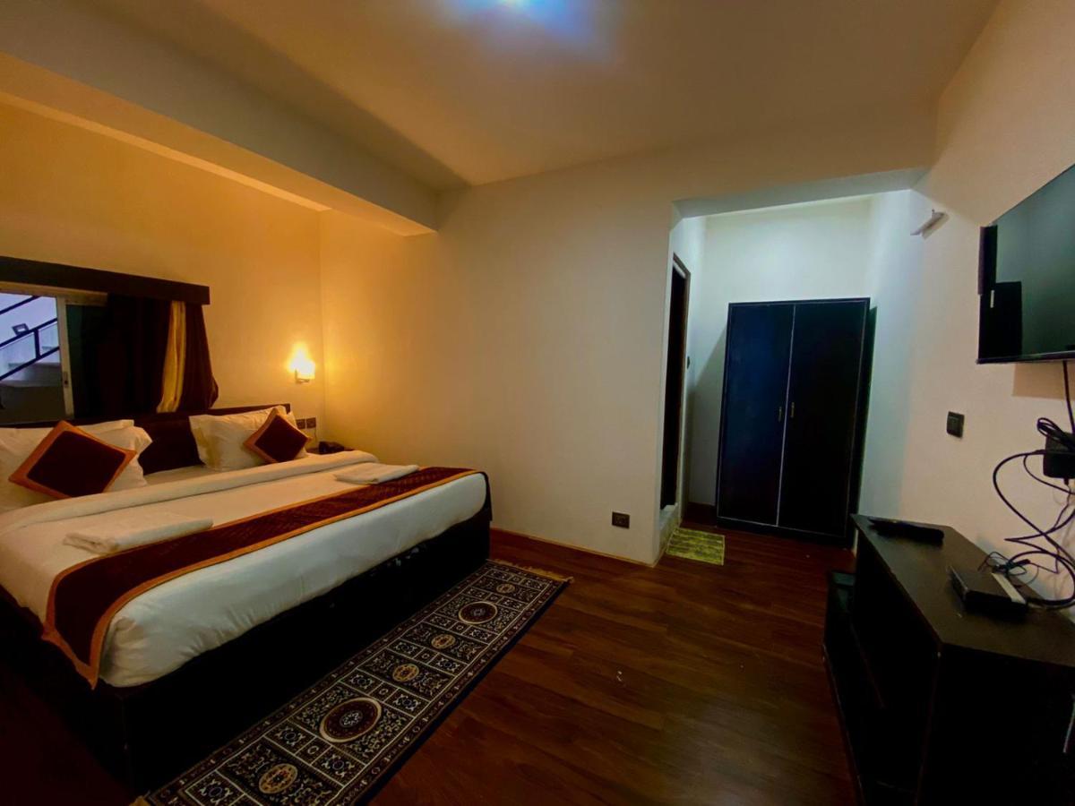 Daksha Pelling Nest Hotel Exterior photo