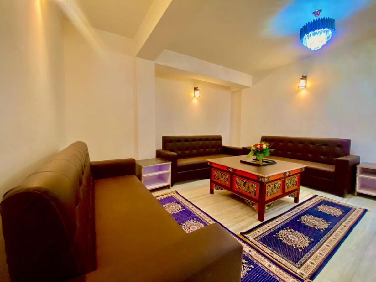 Daksha Pelling Nest Hotel Exterior photo